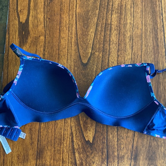 Bra Incredible By Victoria’s Secret, Padded No-Wire, Size: 32D - Picture 5 of 5